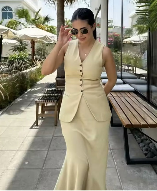 Ensemble de gilet et jupe longue khaki